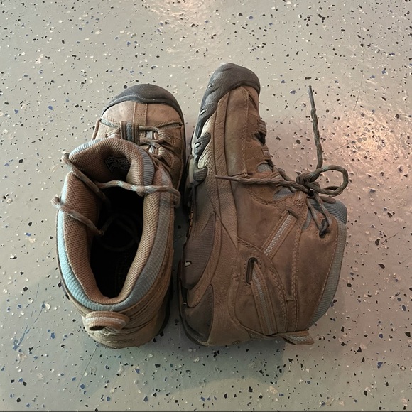 Keen Hiking Boots - Picture 3 of 4